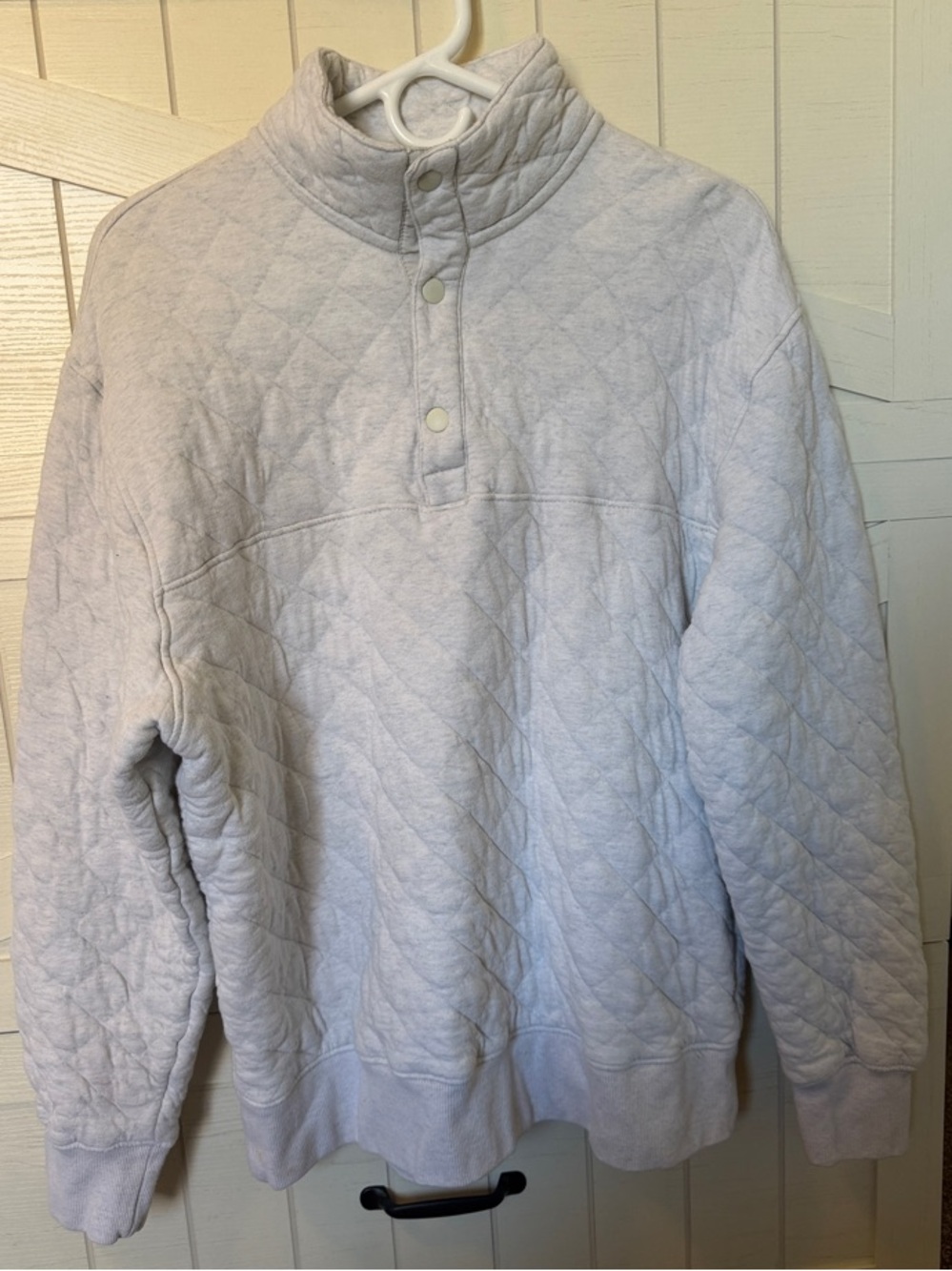 Old Navy Quilted Snap-Neck Pullover in Light Gray